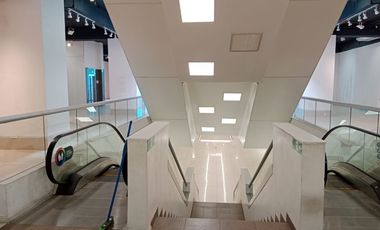 SE ARRIENDA EDIFICIO COMERCIAL 4 PISOS , 6642 m2