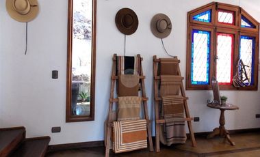 Casa en Venta en La Lomita, Anglo American International School