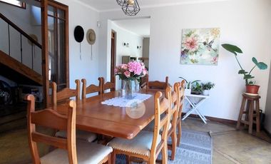 Casa en Venta en La Lomita, Anglo American International School