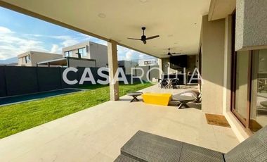 Casa en Arriendo en Piedra Roja