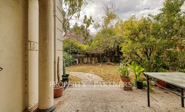 Casa con gran potencial y amplio terreno en Ñuñoa