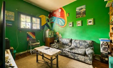 Casa con gran potencial y amplio terreno en Ñuñoa