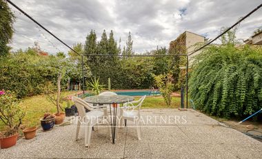 Casa con gran potencial y amplio terreno en Ñuñoa