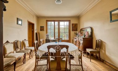 Casa con gran potencial y amplio terreno en Ñuñoa