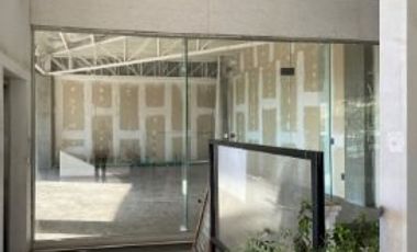 AMPLIO LOCAL COMERCIAL SAN CARLOS DE APOQUINDO