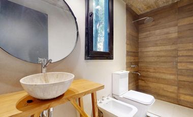 VENTA / Excelente casa estilo moderno sobre calle Leñatero