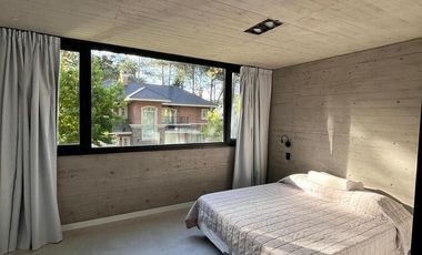 VENTA / Excelente casa estilo moderno sobre calle Leñatero