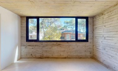 VENTA / Excelente casa estilo moderno sobre calle Leñatero