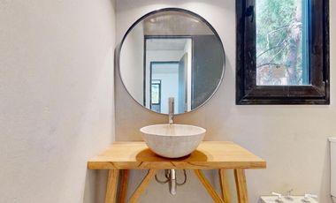 VENTA / Excelente casa estilo moderno sobre calle Leñatero