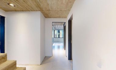 VENTA / Excelente casa estilo moderno sobre calle Leñatero