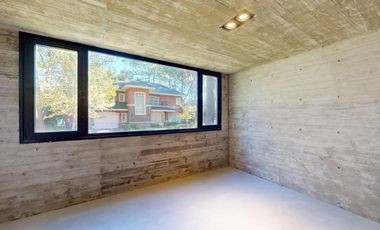 VENTA / Excelente casa estilo moderno sobre calle Leñatero