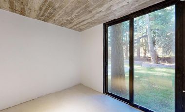 VENTA / Excelente casa estilo moderno sobre calle Leñatero