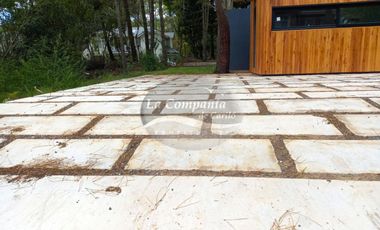 VENTA / Excelente casa estilo moderno sobre calle Leñatero