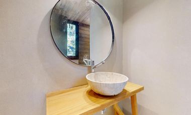 VENTA / Excelente casa estilo moderno sobre calle Leñatero