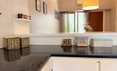 Casa con historia, cine y estilo propio en el corazón de  Lobos!