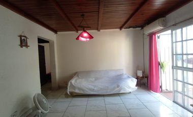 MUNRO PH A LA VENTA TRES AMBIENTES PRIMER PISO POR ESCALERA