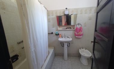 MUNRO PH A LA VENTA TRES AMBIENTES PRIMER PISO POR ESCALERA