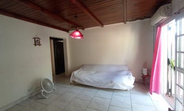 MUNRO PH A LA VENTA TRES AMBIENTES PRIMER PISO POR ESCALERA