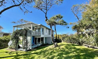 Cod 102 CATEGORIA / ALQUILER Y VENTA - Sobre línea del mar