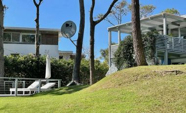 Cod 102 CATEGORIA / ALQUILER Y VENTA - Sobre línea del mar