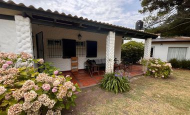 Casa en Chapadmalal sobre extenso terreno