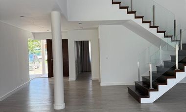 Impecable SE ALQUILA / SE VENDE  - Fincas de Iraola II