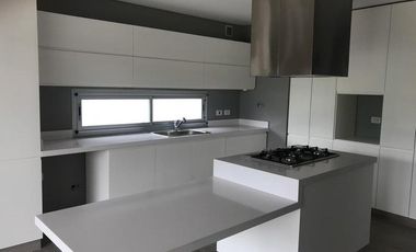 Impecable SE ALQUILA / SE VENDE  - Fincas de Iraola II