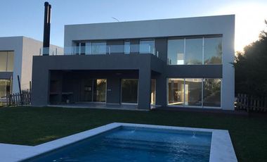 Impecable SE ALQUILA / SE VENDE  - Fincas de Iraola II