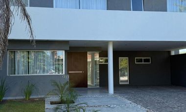 Impecable SE ALQUILA / SE VENDE  - Fincas de Iraola II