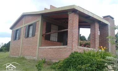 CABAÑAS EN POTRERO DE GARAY. CON PILETA,  BAJADA AL RIO
