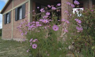 CABAÑAS EN POTRERO DE GARAY. CON PILETA,  BAJADA AL RIO