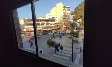 OFICINA DE UN AMBIENTE SOBRE LA CALLE ESTEBAN ADROGUE