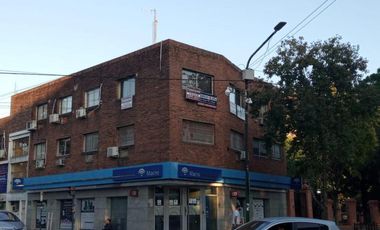 OFICINA DE UN AMBIENTE SOBRE LA CALLE ESTEBAN ADROGUE