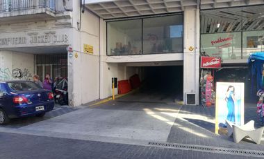 Cochera ideal para inversión en Galería Independencia