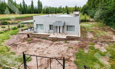 Alquiler Casa 4 dormi en Centenario zona chacras
