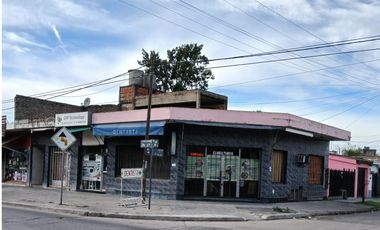 3/4  locales en bloque en San Miguel