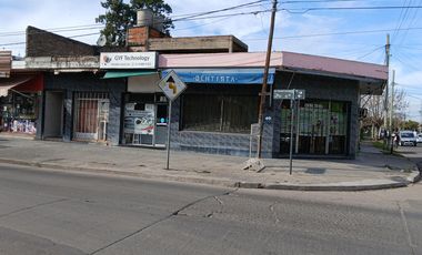 3/4  locales en bloque en San Miguel