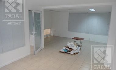 Oficina venta centro, 125 m2 con cocina y 2 baños, con renta