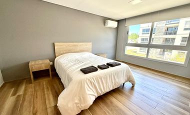 Departamento en alquiler temporario, tres dormitorios, cochera