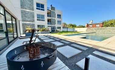 Departamento en alquiler temporario, tres dormitorios, cochera