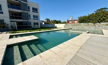 Departamento en alquiler temporario, tres dormitorios, cochera