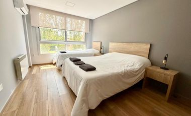 Departamento en alquiler temporario, tres dormitorios, cochera