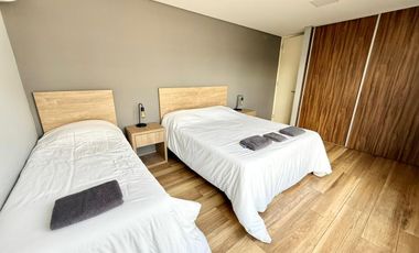 Departamento en alquiler temporario, tres dormitorios, cochera