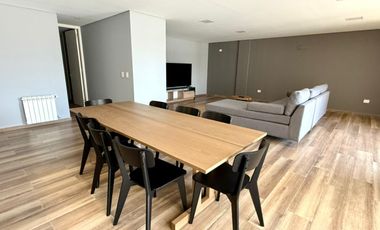 Departamento en alquiler temporario, tres dormitorios, cochera