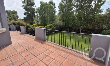OPORTUNIDAD - Casa en venta en Barrio Bermudas