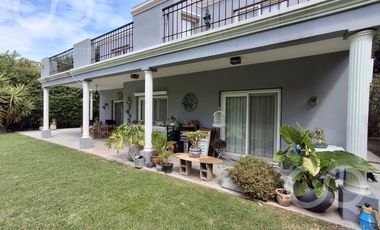 OPORTUNIDAD - Casa en venta en Barrio Bermudas