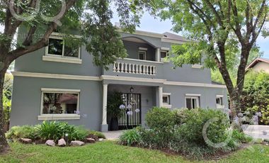 OPORTUNIDAD - Casa en venta en Barrio Bermudas
