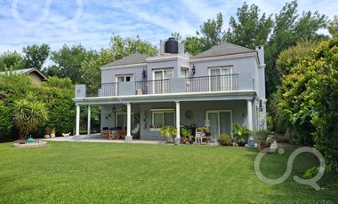 OPORTUNIDAD - Casa en venta en Barrio Bermudas