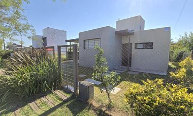 Casa con pileta y quincho en Las Tardes, Roldán.