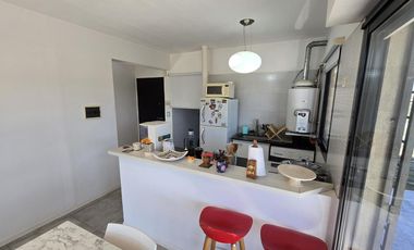 Casa con pileta y quincho en Las Tardes, Roldán.